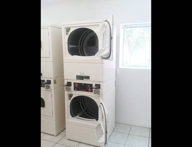 1 bed property to rent in PINELANDS